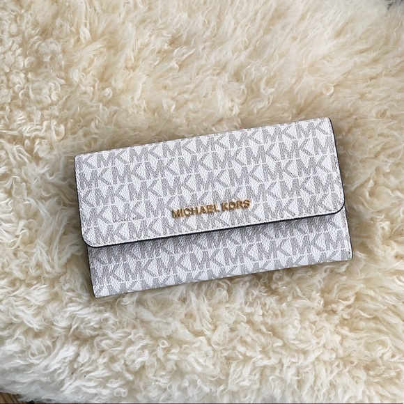 Michael Kors Handbags - *NEW ‼️ MK vanilla wallet Trifold
